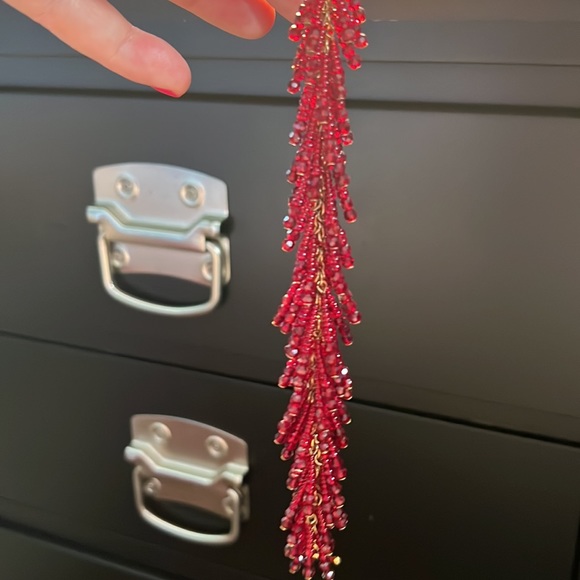 CAROLEE ⚜️ Gorgeous Red Crystals Toggle Bracelet - Picture 4 of 6